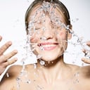 La cara debe mantener hidratada para mejorar su aspecto.