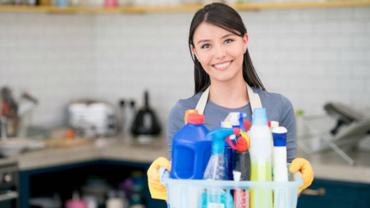 Las 5 razones por las que usted debería ‘ser legal’ con su servicio doméstico. GETTY.