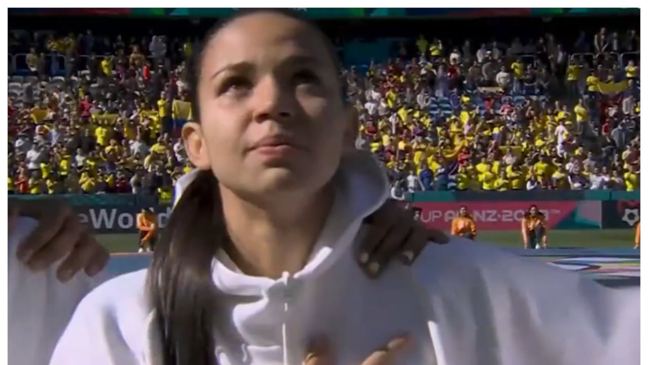 Jugadoras de Colombia lloran entonando el himno en el Mundial.