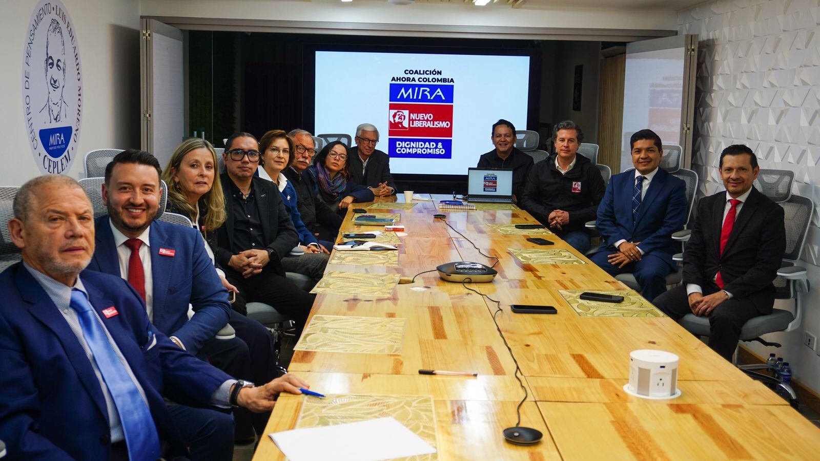 Dignidad, Mira y Nuevo Liberalismo se aliaron para las elecciones legislativas de 2026.