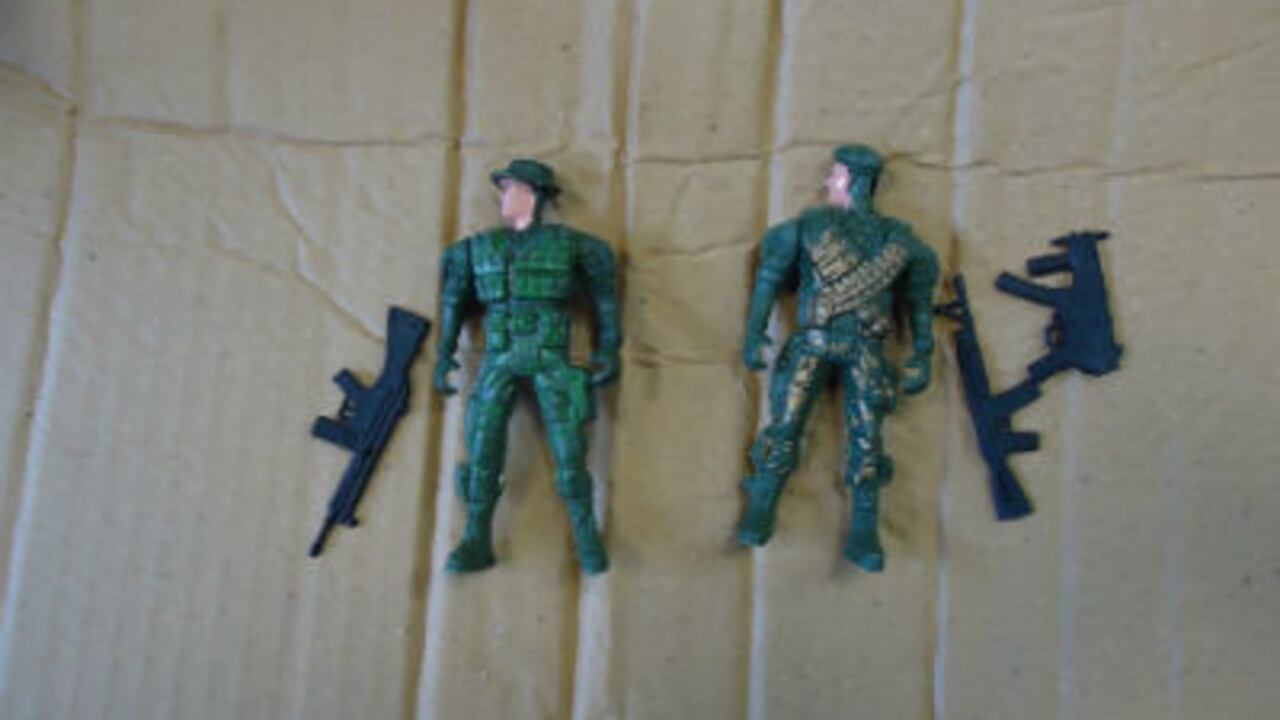 Los juguetes bélicos se iban a comercializar en los Sanandresitos del país.