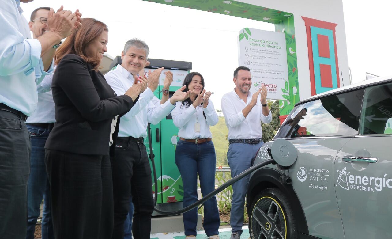 “Lo que buscamos es avanzar en ese sueño que tenemos de hacer de Pereira una ciudad insignia en movilidad eléctrica”, comentó Alejandro Lozada, subgerente de Direccionamiento y Control Estratégico.