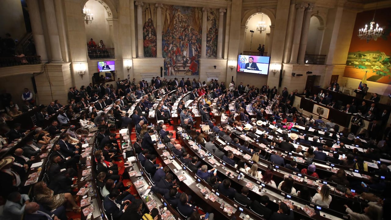 Aunque las mujeres representan el 51,43 % del censo electoral habilitado para votar en estas elecciones, su presencia en el Congreso sigue siendo minoritaria