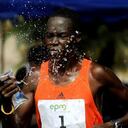 El atleta keniata Julius Kipego compitió el domingo en la media Maratón de Medellín. Kipego ganó con un tiempo de 1:03:18.