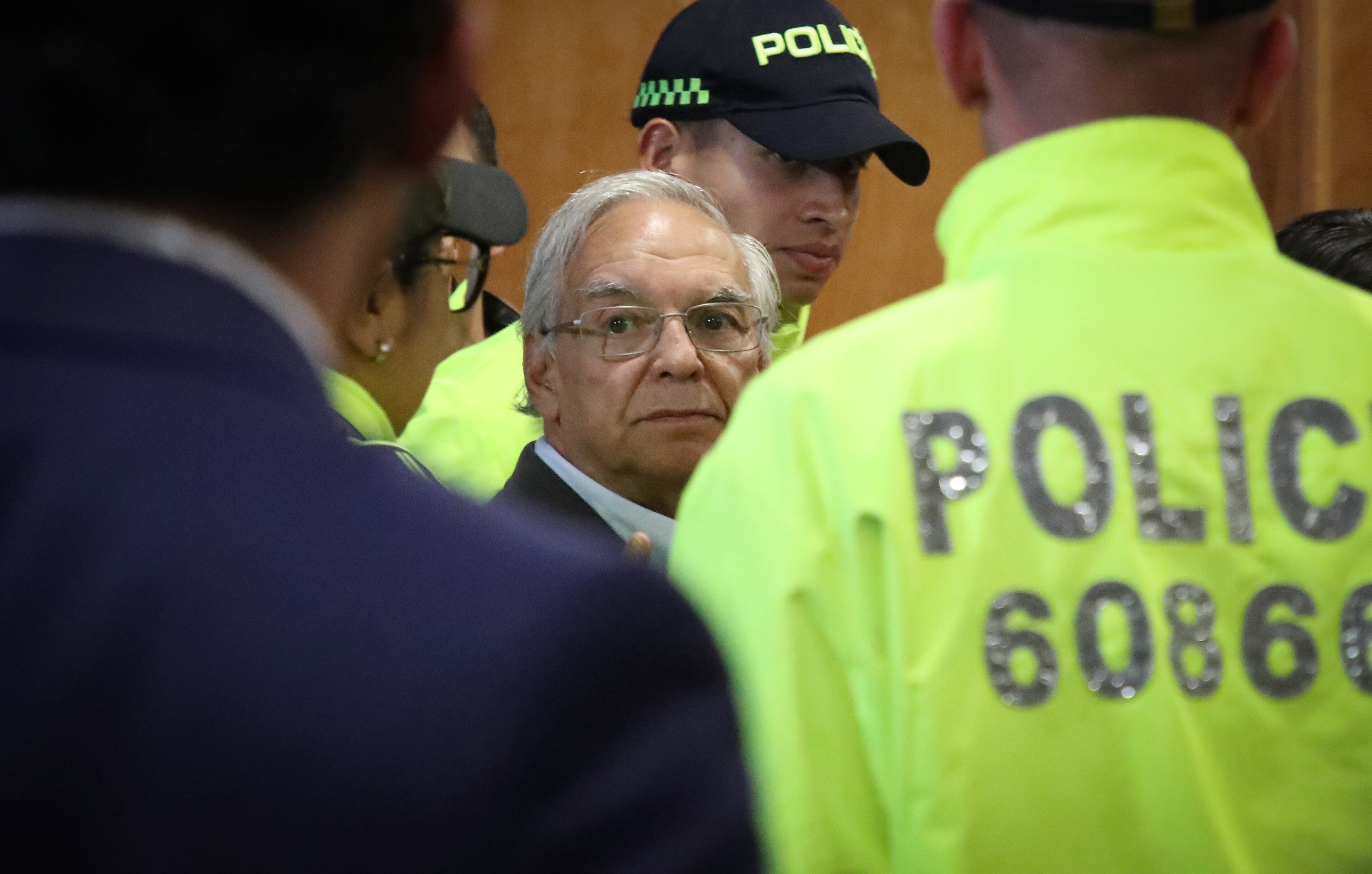 Medida de aseguramiento en contra del exministro Ricardo Bonilla.