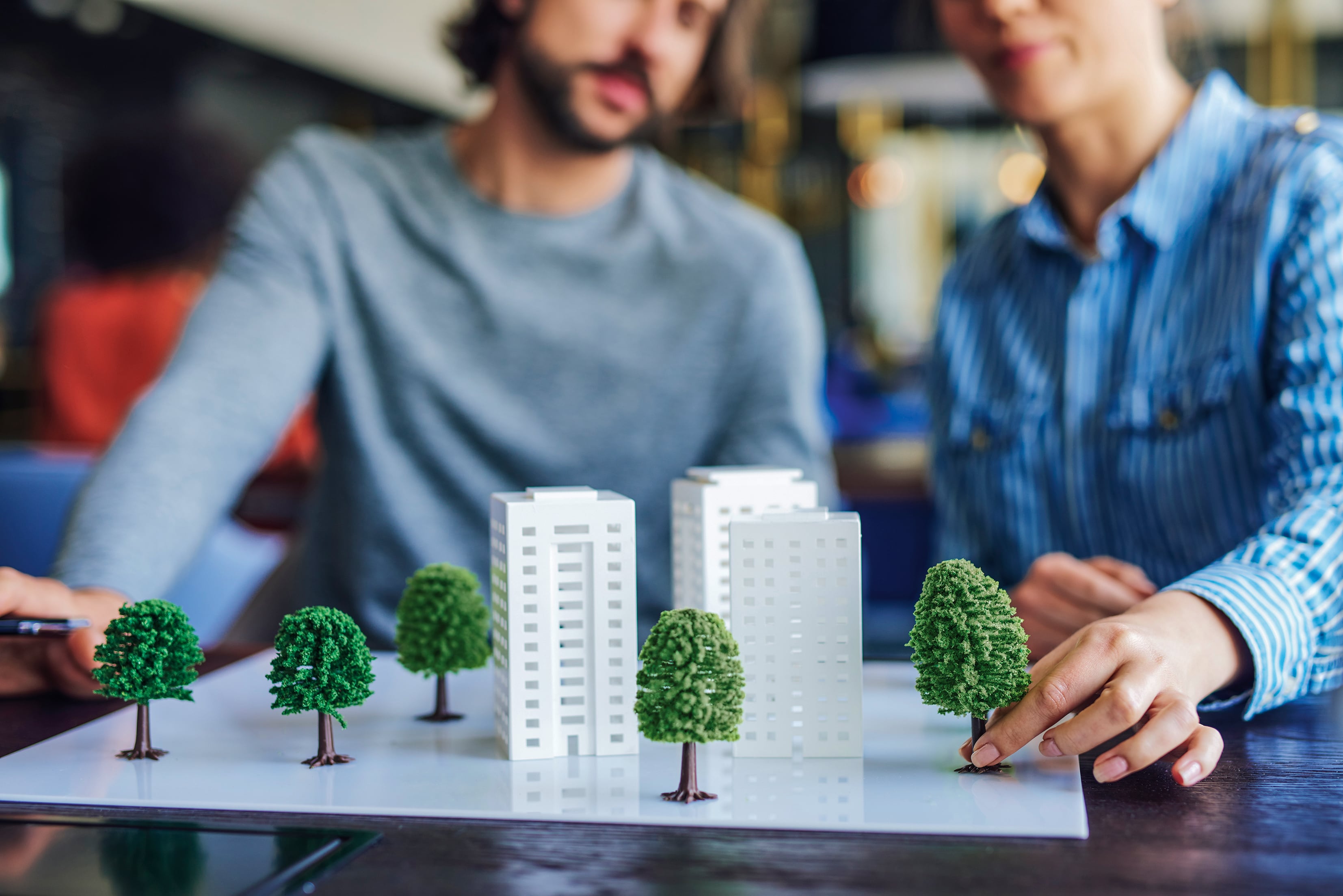 La construcción sostenible es una buena aliada para las empresas porque contribuye a generar puestos de trabajo y representa una reducción en gastos.