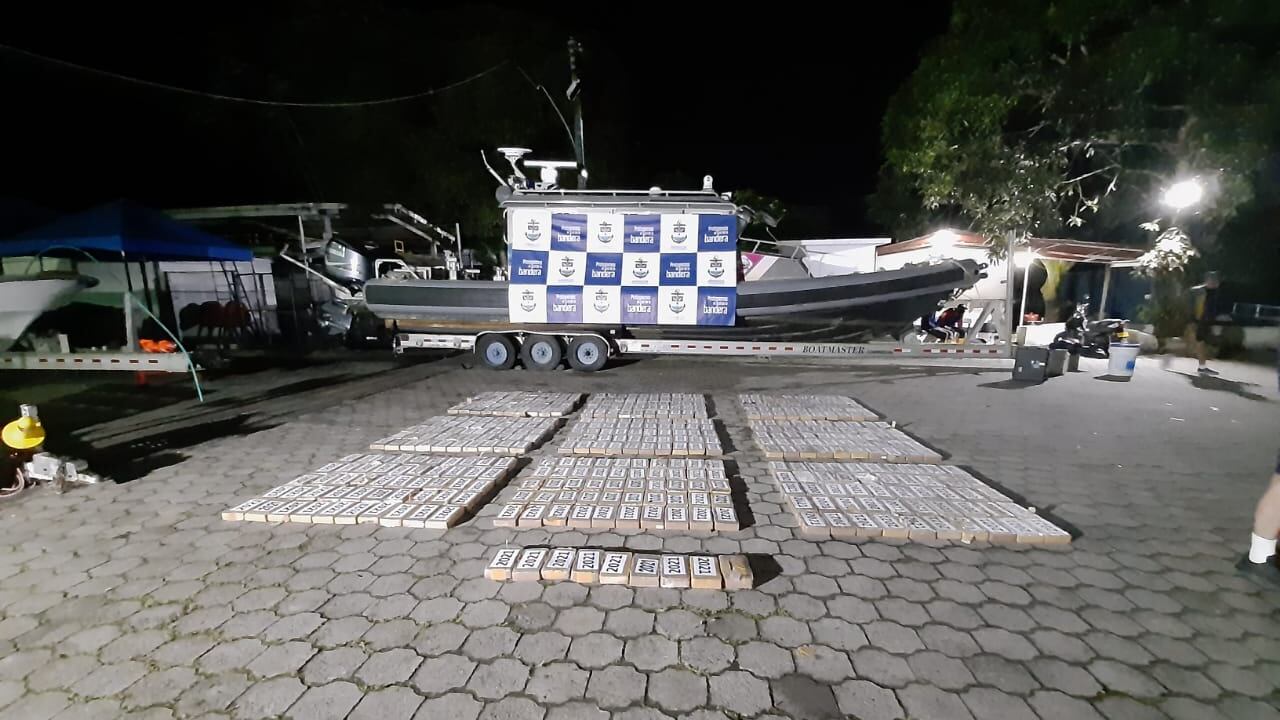 La Armada decomisa media tonelada de cocaína en Nariño.