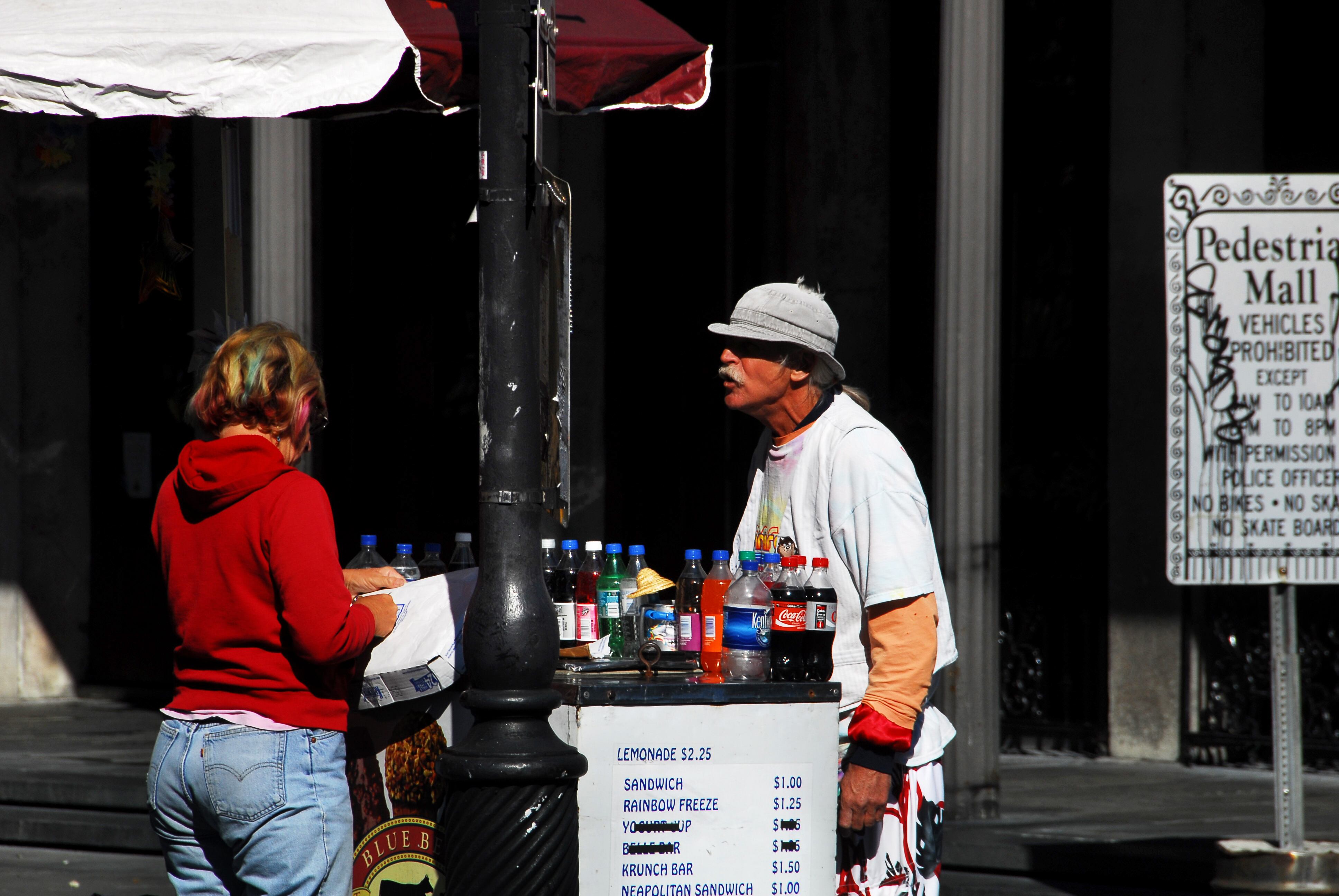 Inmigrantes indocumentados aportan miles de millones de dólares en impuestos federales, estatales y locales.