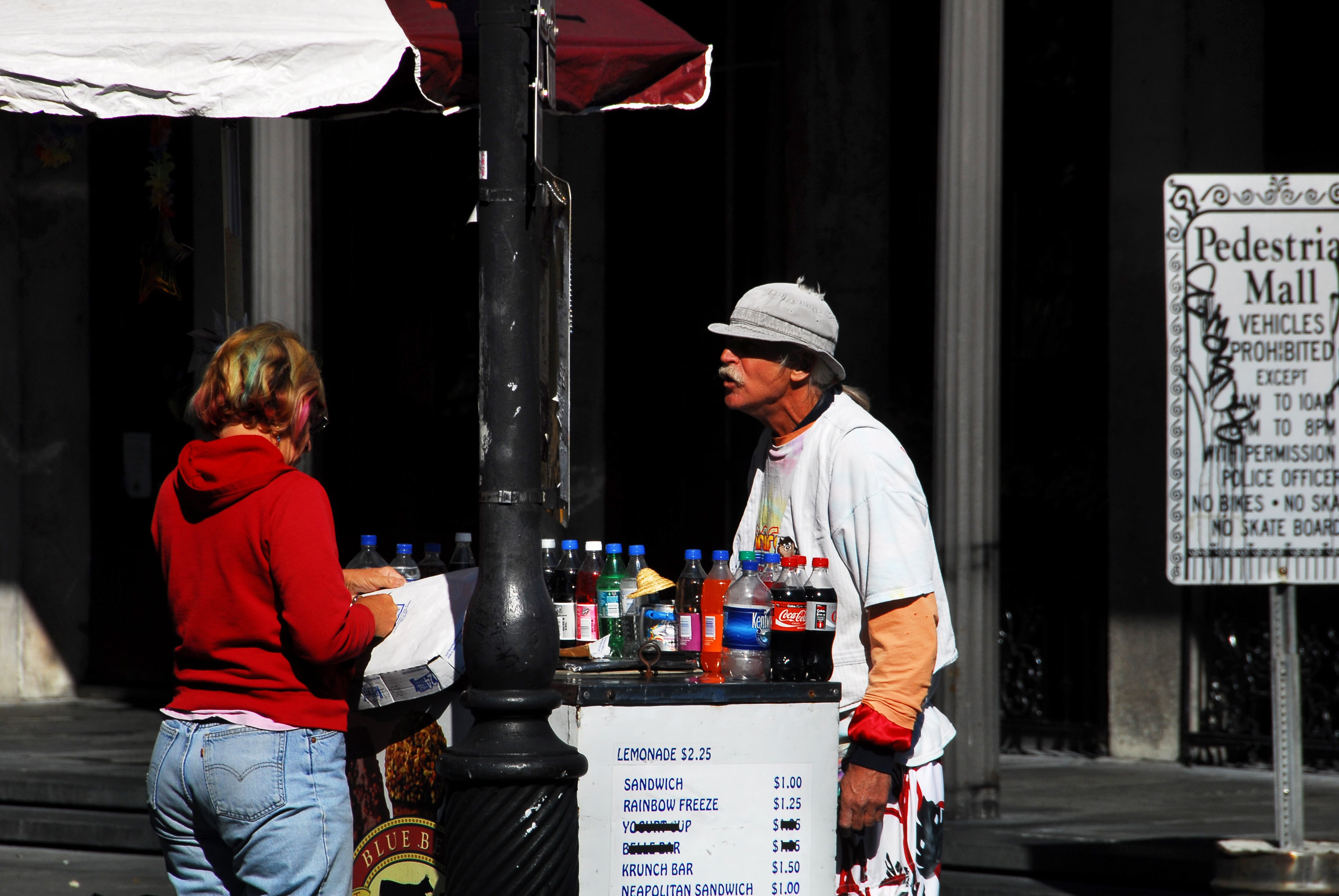 Inmigrantes indocumentados aportan miles de millones de dólares en impuestos federales, estatales y locales.