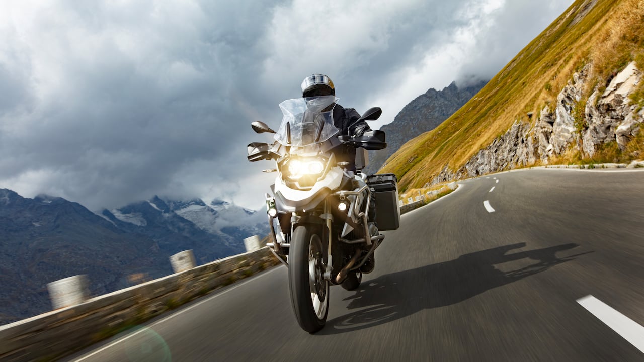 Recomendaciones para viajar seguro en moto esta Semana Santa.