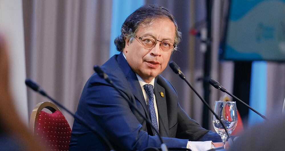   El presidente Petro ordenó pedir la renuncia protocolaria de seis viceministros, algunos respaldados por los partidos rebeldes.