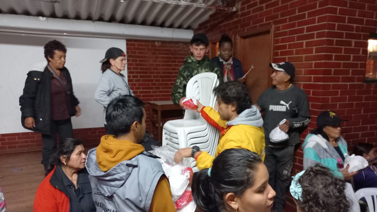 La atención continúa en uno de los albergues habilitados.