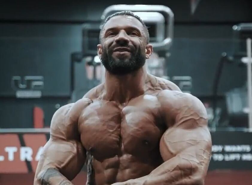 Neil Currey, tiene 34 años.