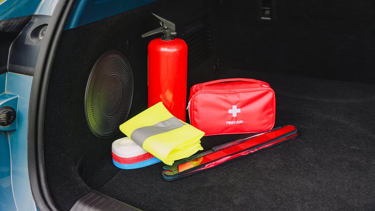 Los elementos del kit de carretera son necesarios para atender imprevistos y situaciones de emergencia durante los desplazamientos.