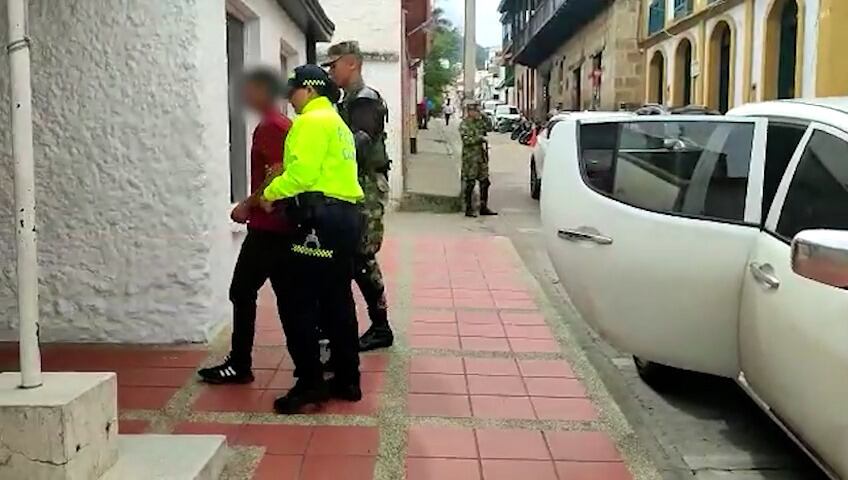 El capturado tiene antecedentes por los delitos de rebelión, secuestro y homicidio.