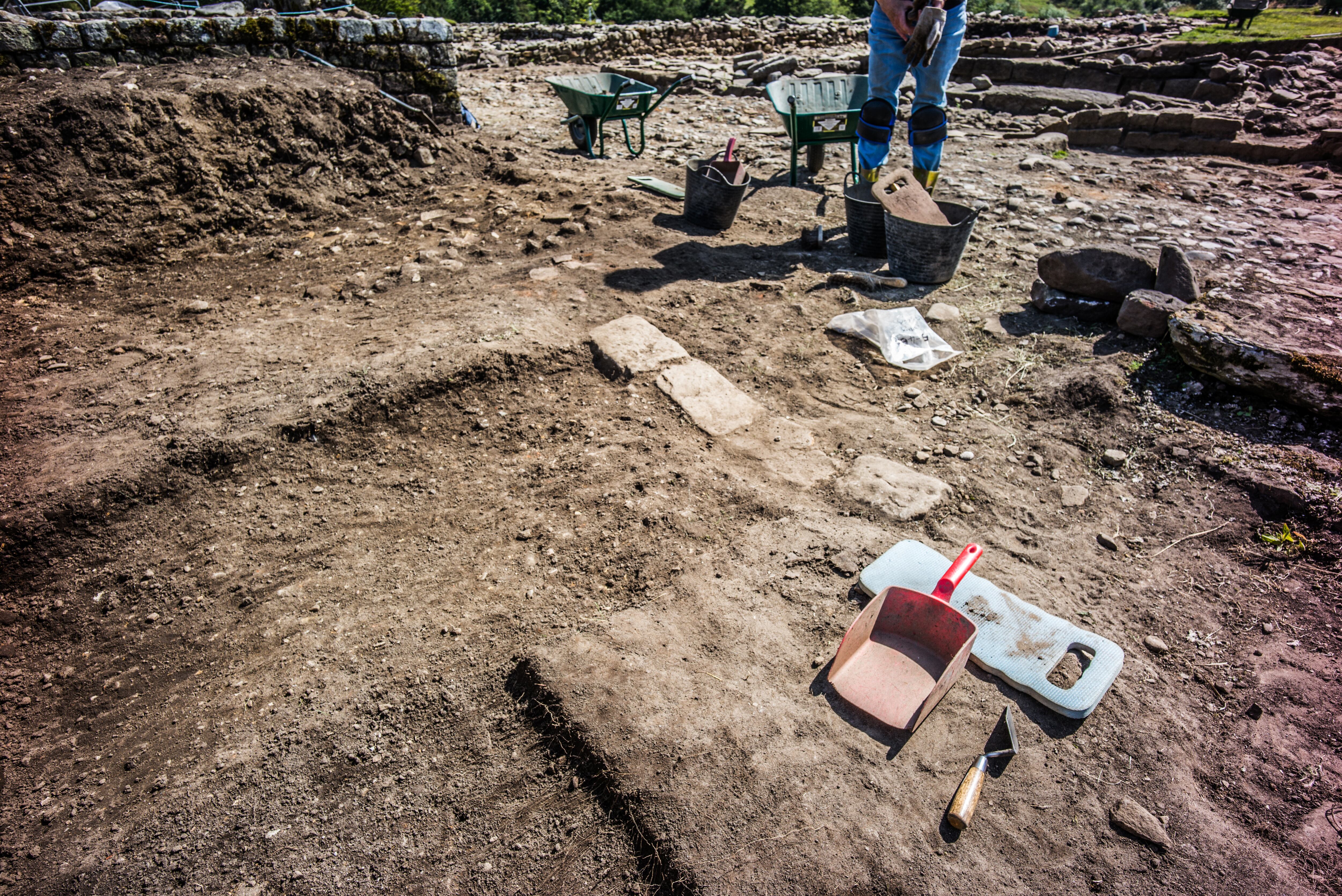 Una campaña de excavaciones arqueológicas permitió descubrir dos campamentos romanos superpuestos en un mismo yacimiento.