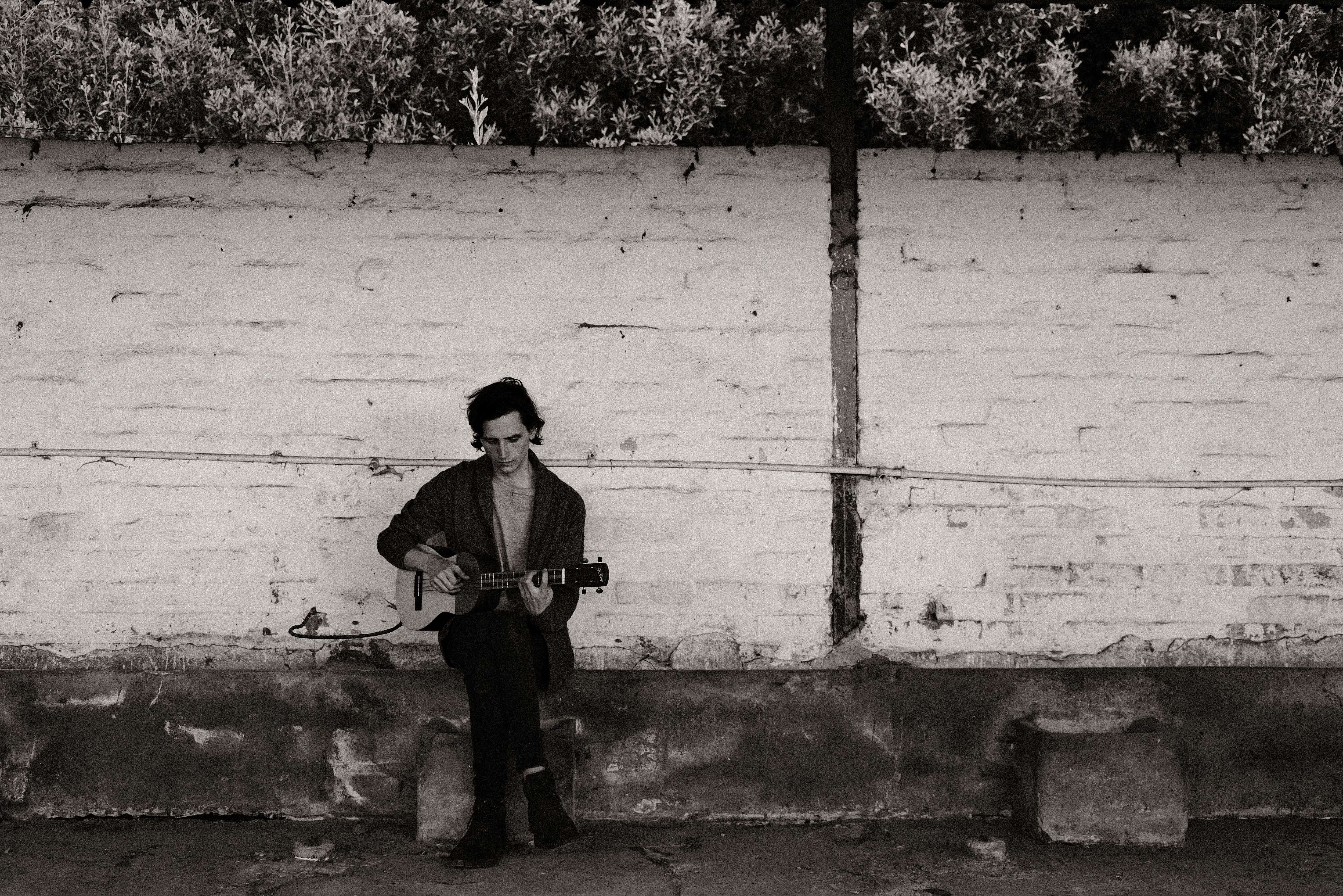 Lucas Hill lanza su nuevo álbum ‘El sol sale también’