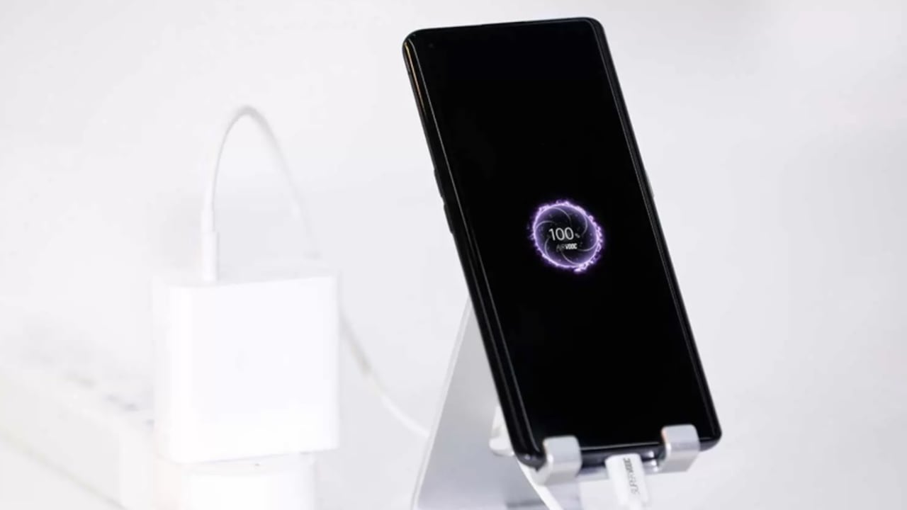 Oppo, cuarta marca mundial en el mercado de ‘smartphones’, incluye en sus móviles la tecnología de carga rápida SuperVOOC, que en diciembre de 2021 ya utilizaban más de 220 millones de dispositivos en el mundo.