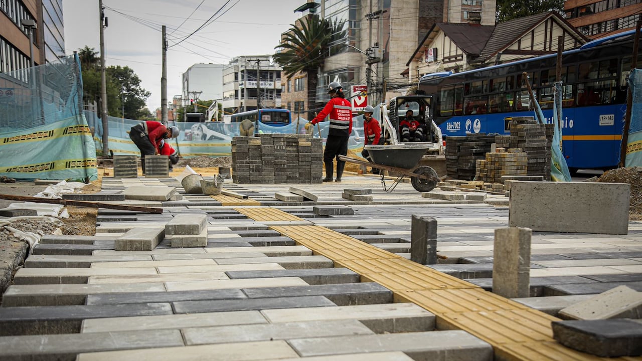 Las aceras y ciclorrutas del Canal Molinos, las de las calles 92 y 94, las conexiones transversales peatonales de las calles 73, 79B y 85 y el puente peatonal de la Calle 112 con Carrera Novena, han tenido retrasos en sus cronogramas.
