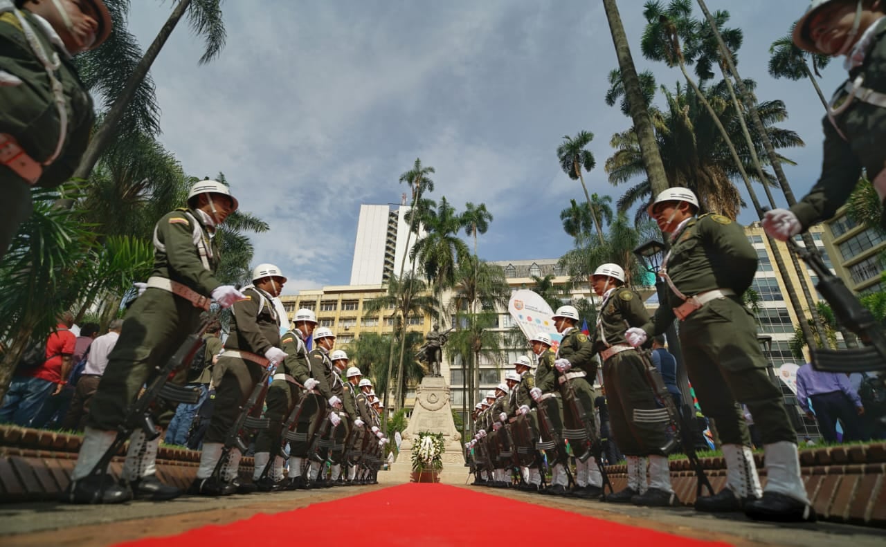 Homenaje Plaza de Cayzedo - Santiago de Cali cumplirá este 3 de julio, 215 años del grito de independencia, hechos que tuvieron como protagonista a Don Joaquín de Cayzedo y Cuero, quien para la época, 3 de julio de 1810, era el presidente del Cabildo local. Jorge Orozco / El País