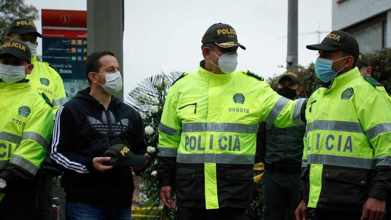 Presidente Duque condena asesinato de policía en Cali