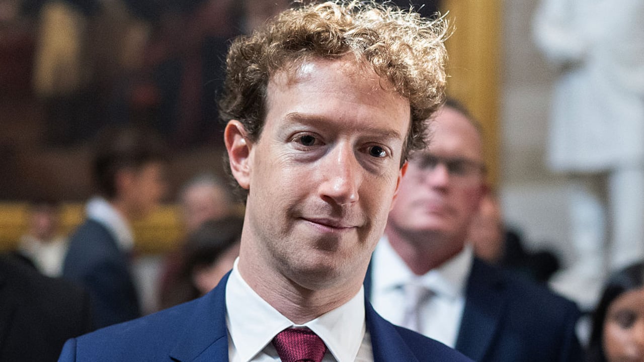 Mark Zuckerberg, CEO de Meta, presentó una plataforma para que las empresas utilicen las herramientas de IA de la compañía.