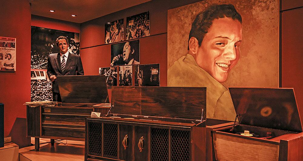 El Museo de la Música Popular Julio Jaramillo. Las canciones del ídolo se escuchan en el barrio gracias a los grupos de serenateros.