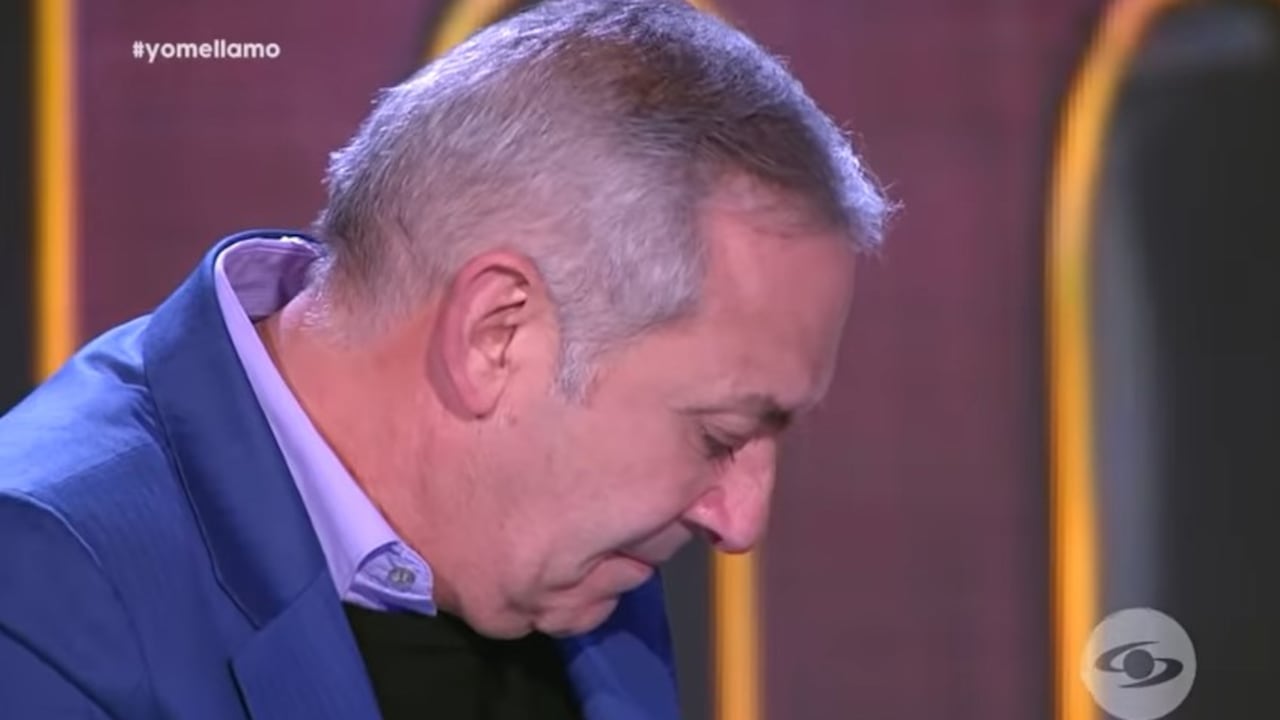 César Escola no pudo contener su llanto con la presentación del imitador de Carlos Gardel.