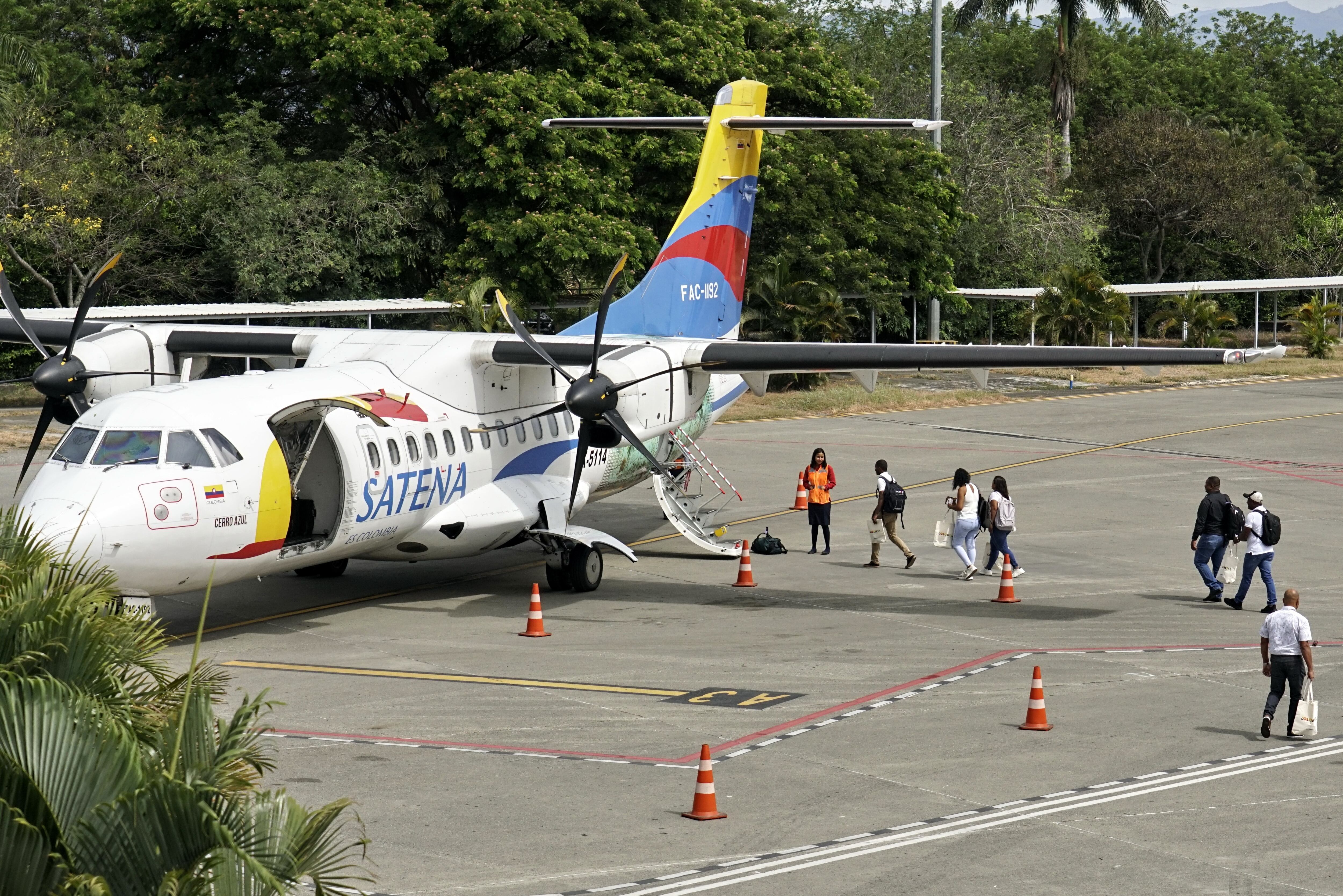 El Gobierno Nacional ofrecerá nuevas rutas aéreas a través del Servicio Aéreo a Territorios Nacionales, Satena, que conectarán a Cali con del Pacífico y otras partes del país, como Timbiquí, Popayán, Guapi, Neiva, San Vicente del Caguán, Condoto, Bahía Solano, Nuquí y Pitalito, por la COP16. Fecha 23 de septiembre de 2024. Foto Jorge Orozco / El País.