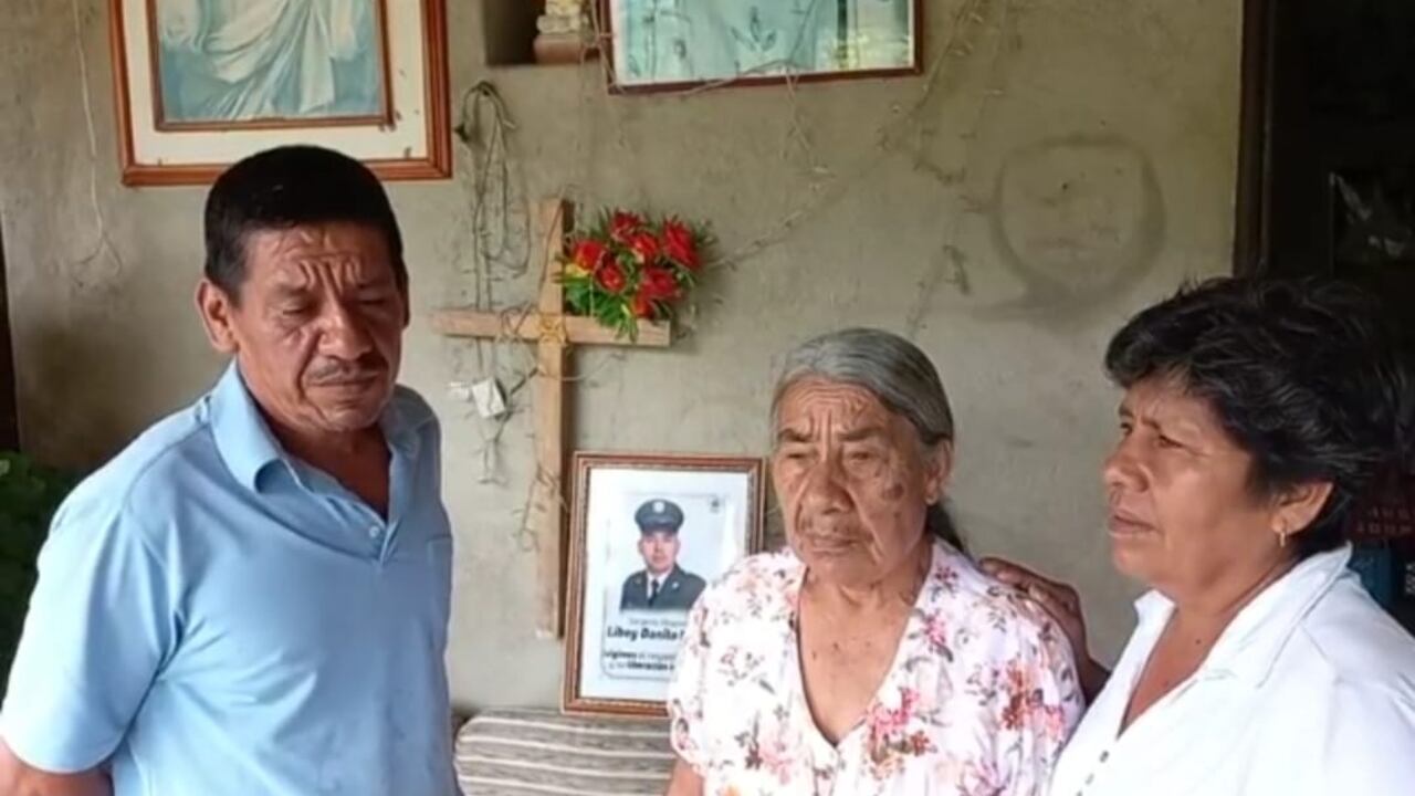 Familiares del sargento Danilo Bravo, se pronunciaron sobre la liberación del uniformado.