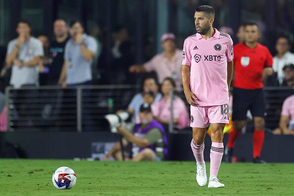 El lateral izquierdo español, presentado brevemente antes del partido, disfrutó de poco más de media hora en su primer encuentro, en la que apenas pudo lucirse.