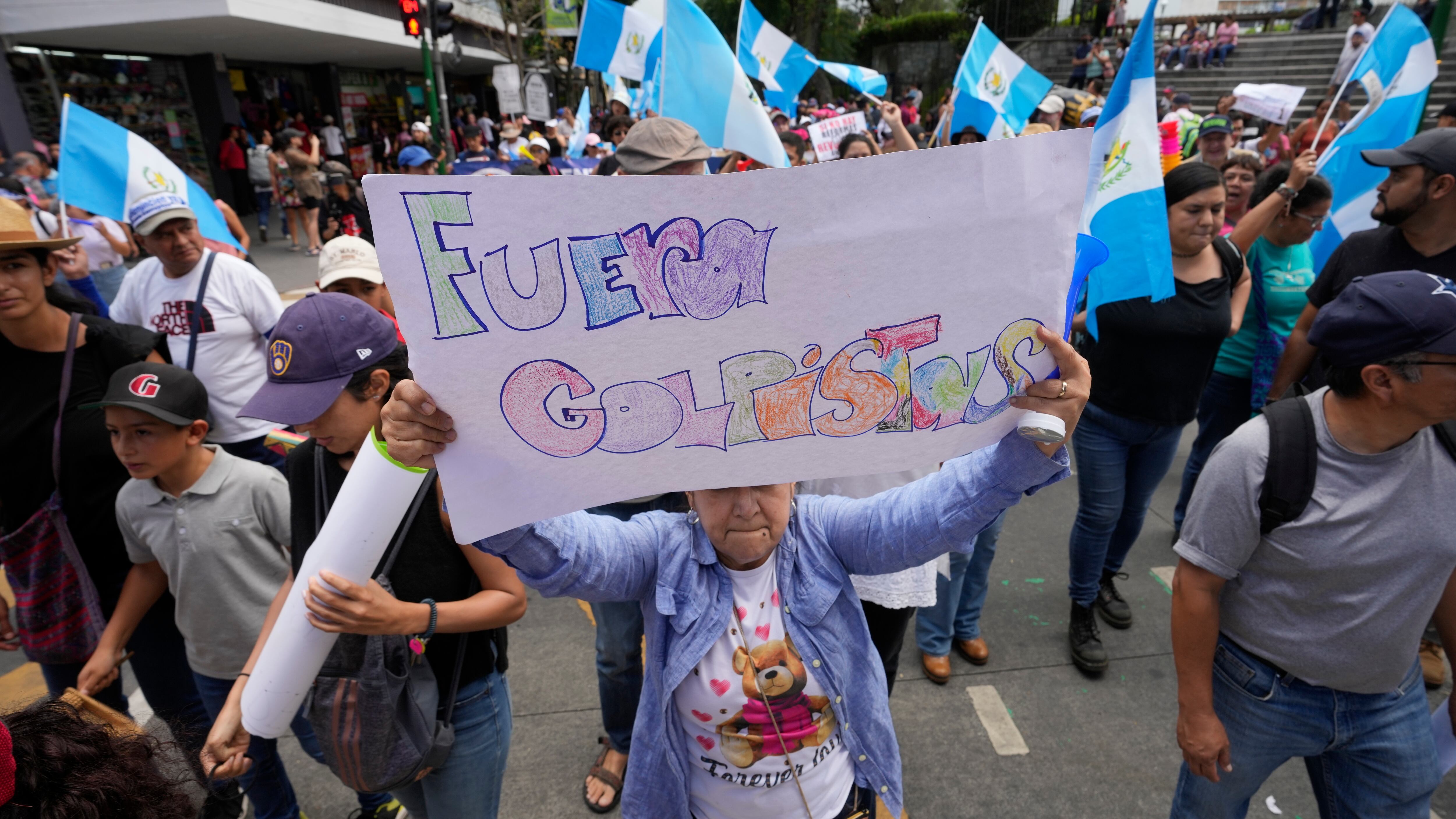 Guatemala piden renuncia de fiscal general por interferir en proceso electoral