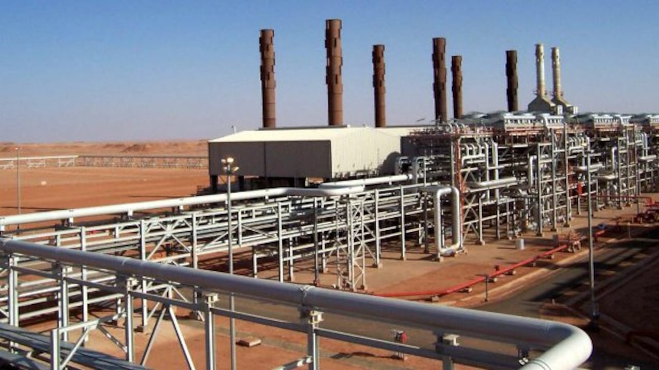 Imagen cedida por la petrolera British Petroleum (BP) el 16 de enero deL 2013 que muestra a la central de gas de Amenas, Argelia.