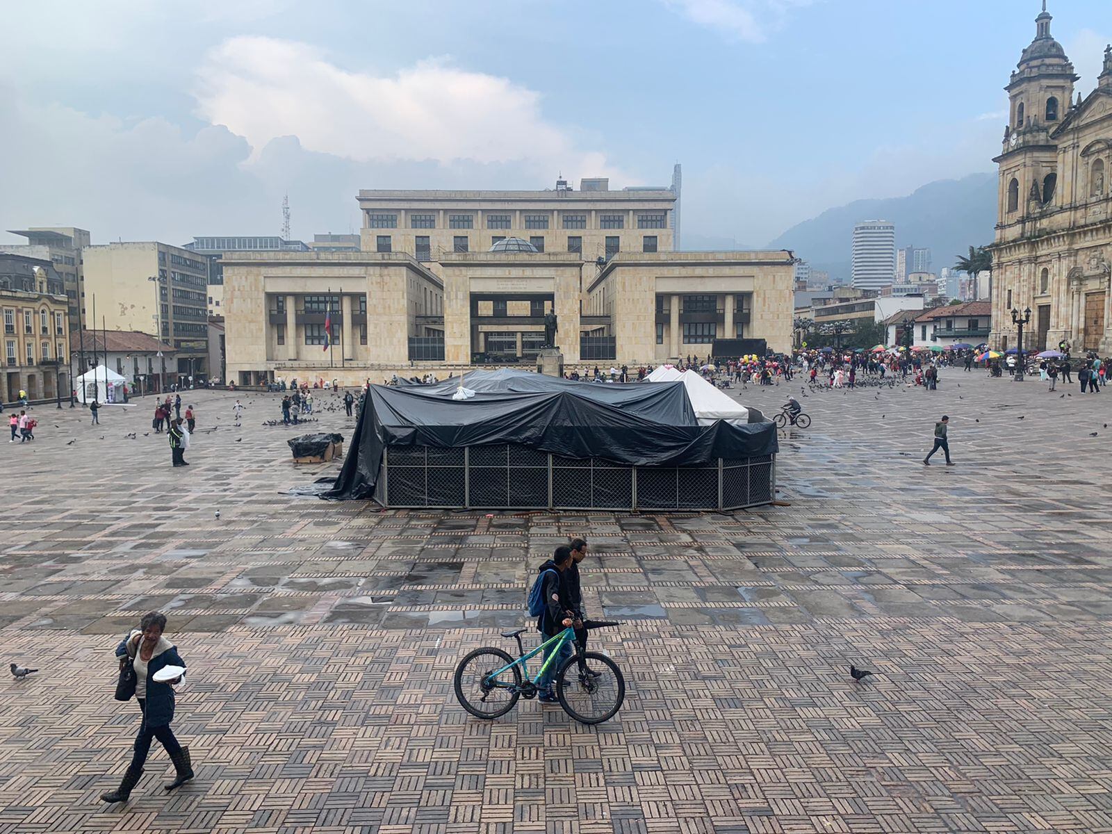 'Listen', instalación que armó con Erin Desmond, se revela desde el 25 de octubre en el corazón de la capital.