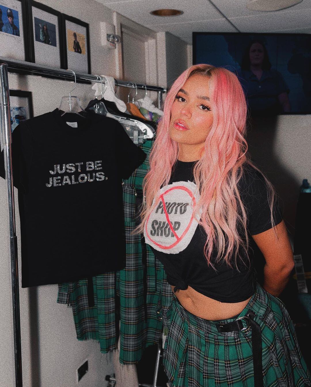 Karol G dio un improvisado concierto gratis para varios de sus fanáticos