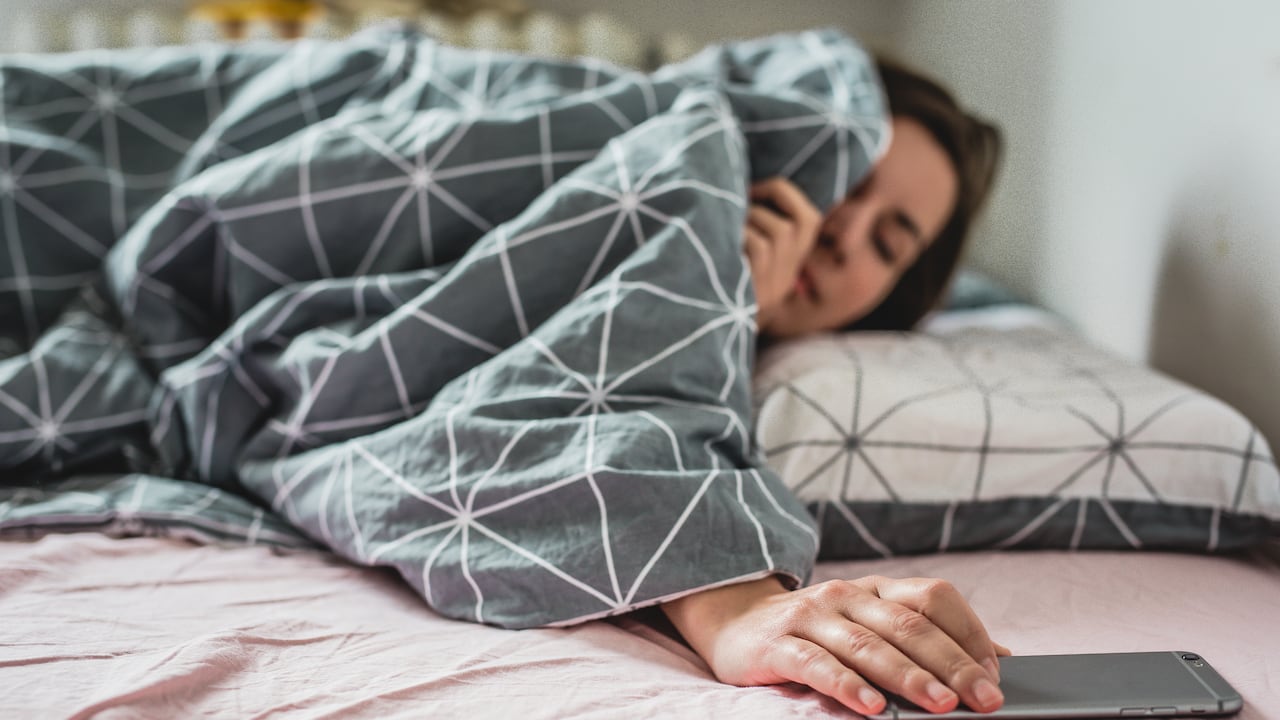 Dormir con el celular