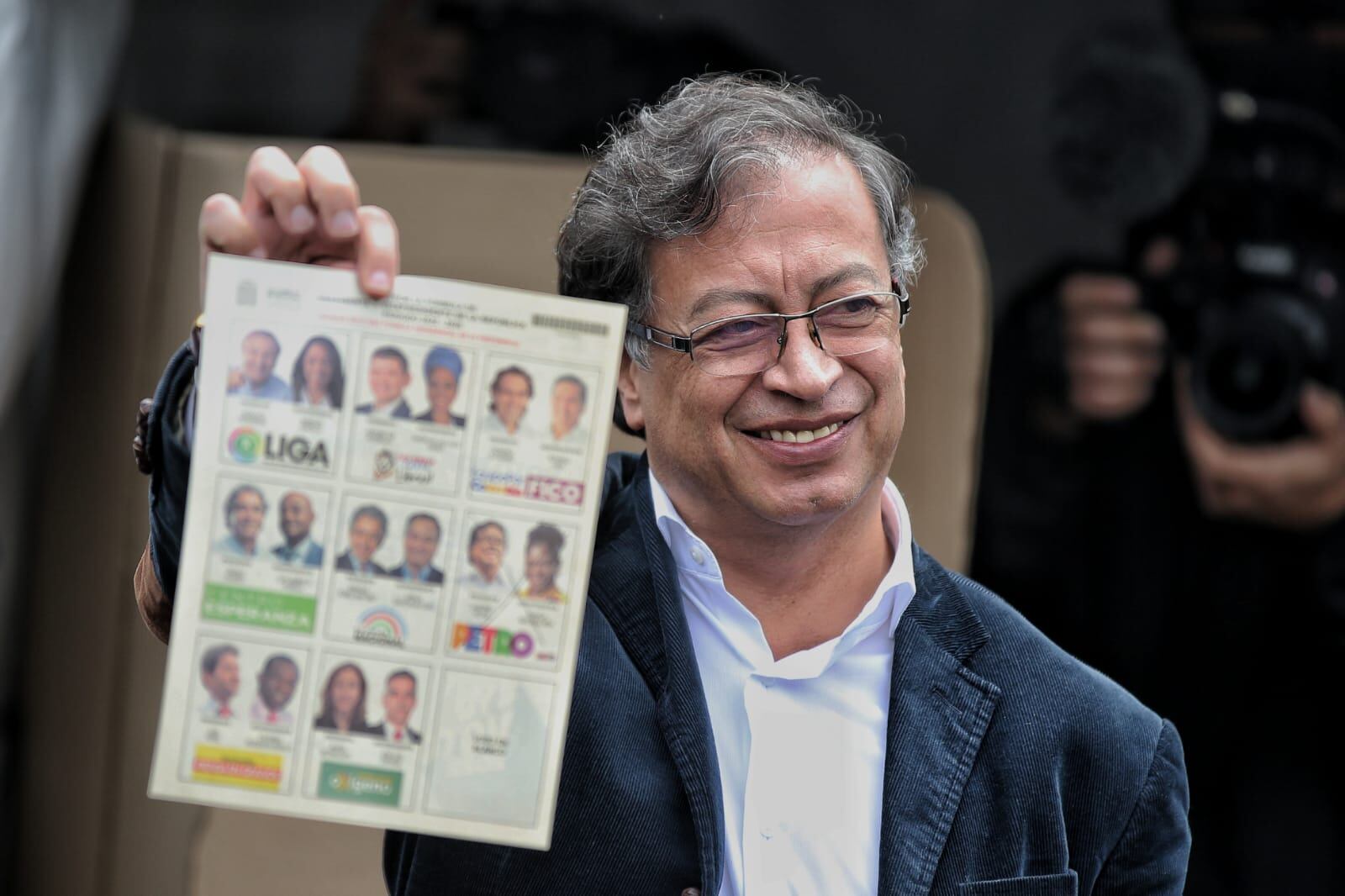 Gustavo Petro votación, vota, voto Petro