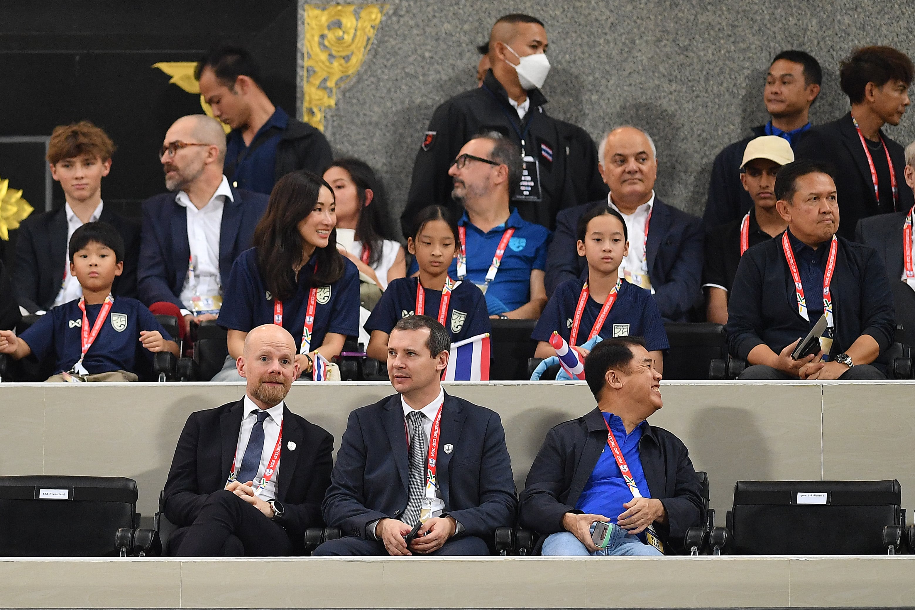 Kevin Lamour (centro abajo) era el director de operaciones de la FIFA