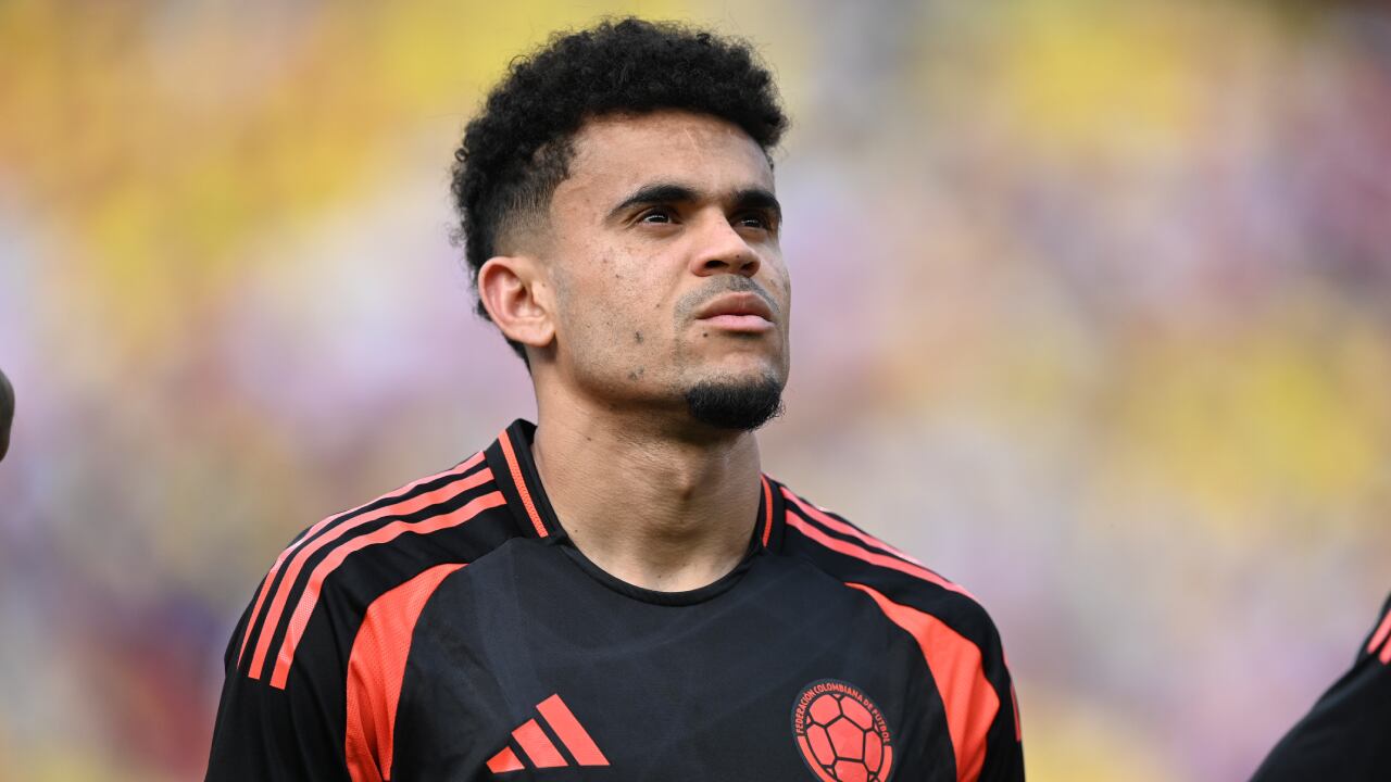 Luis Díaz durante los himnos en el amistoso entre Colombia y Estados Unidos