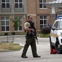 La policía ya acordonó el sitio donde ocurrió la tragedia en medio de un desfile que celebraba el Día de la Independencia de Estados Unidos.