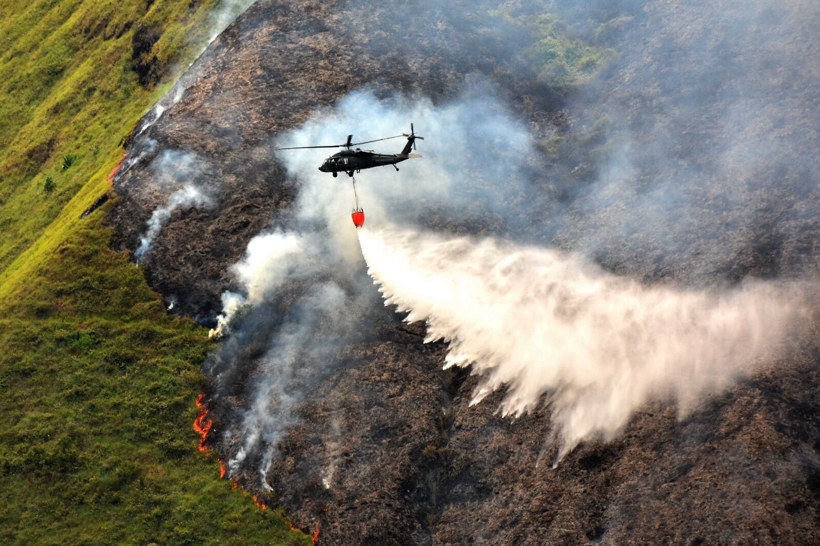 Yumbo requiere  de un carro tanque de 3000 galones para facilitar la labor del Bambi de la Fuerza Aérea.