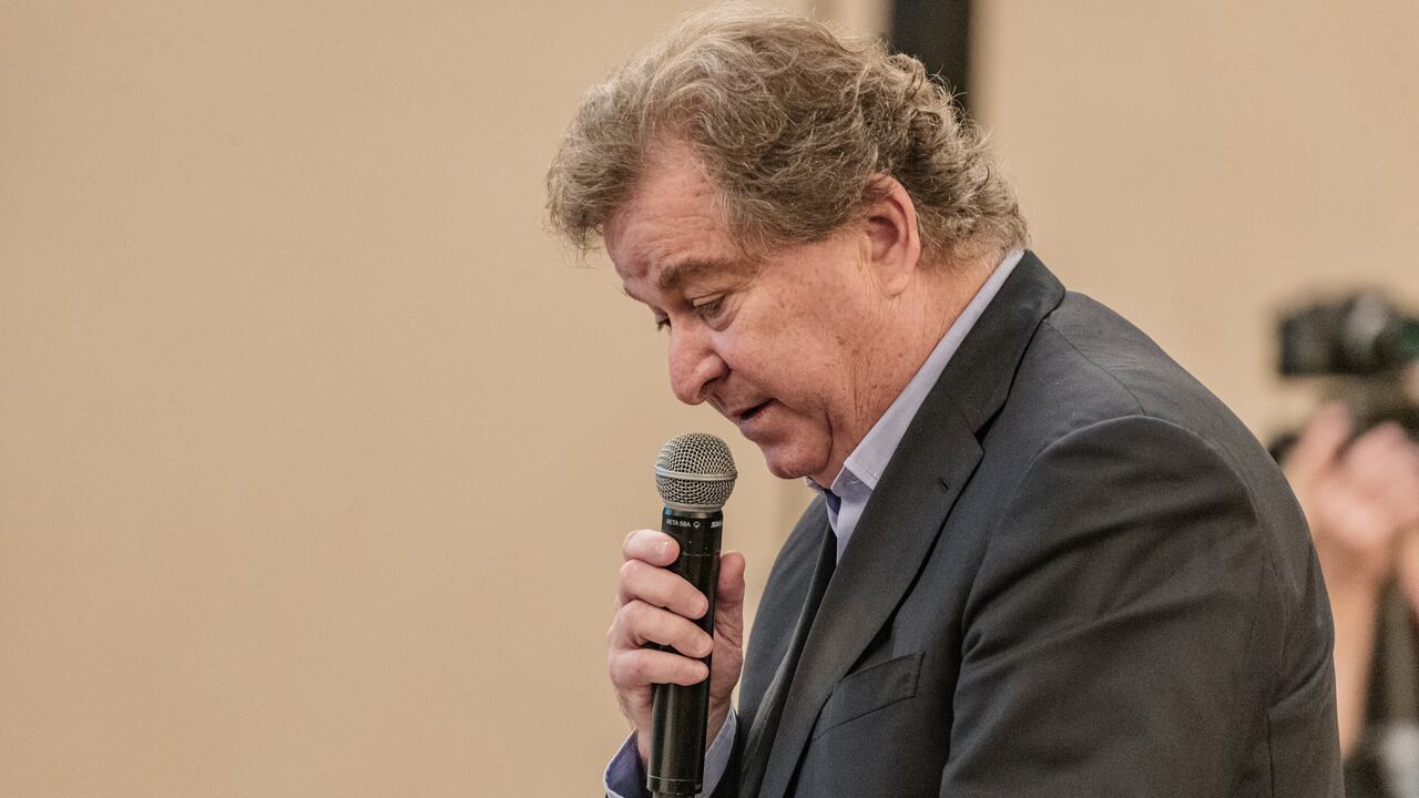 Jaime Gilinski, durante la asamblea extraordinaria de Sura, en Medellín.