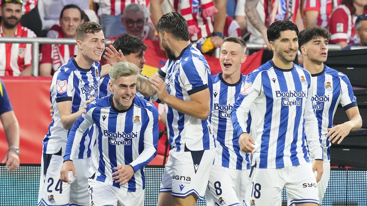 La Real Sociedad celebra un gol.