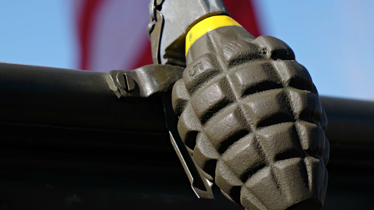 El lanzamiento de granadas es utilizado por delincuentes para atemorizar a las víctimas.