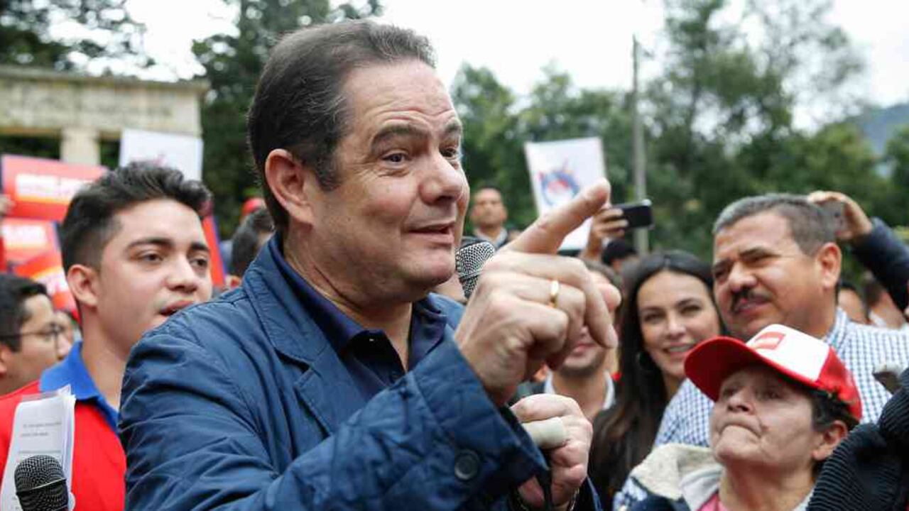 Vargas también recogió firmas en Bogotá.