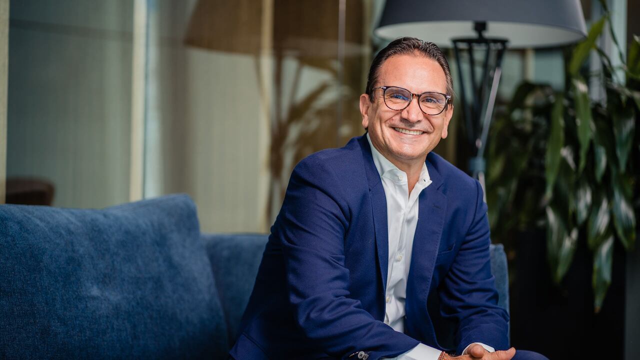 Pódcast CEOs Dinero: la historia detrás de Juan Carlos Mora, presidente de Bancolombia