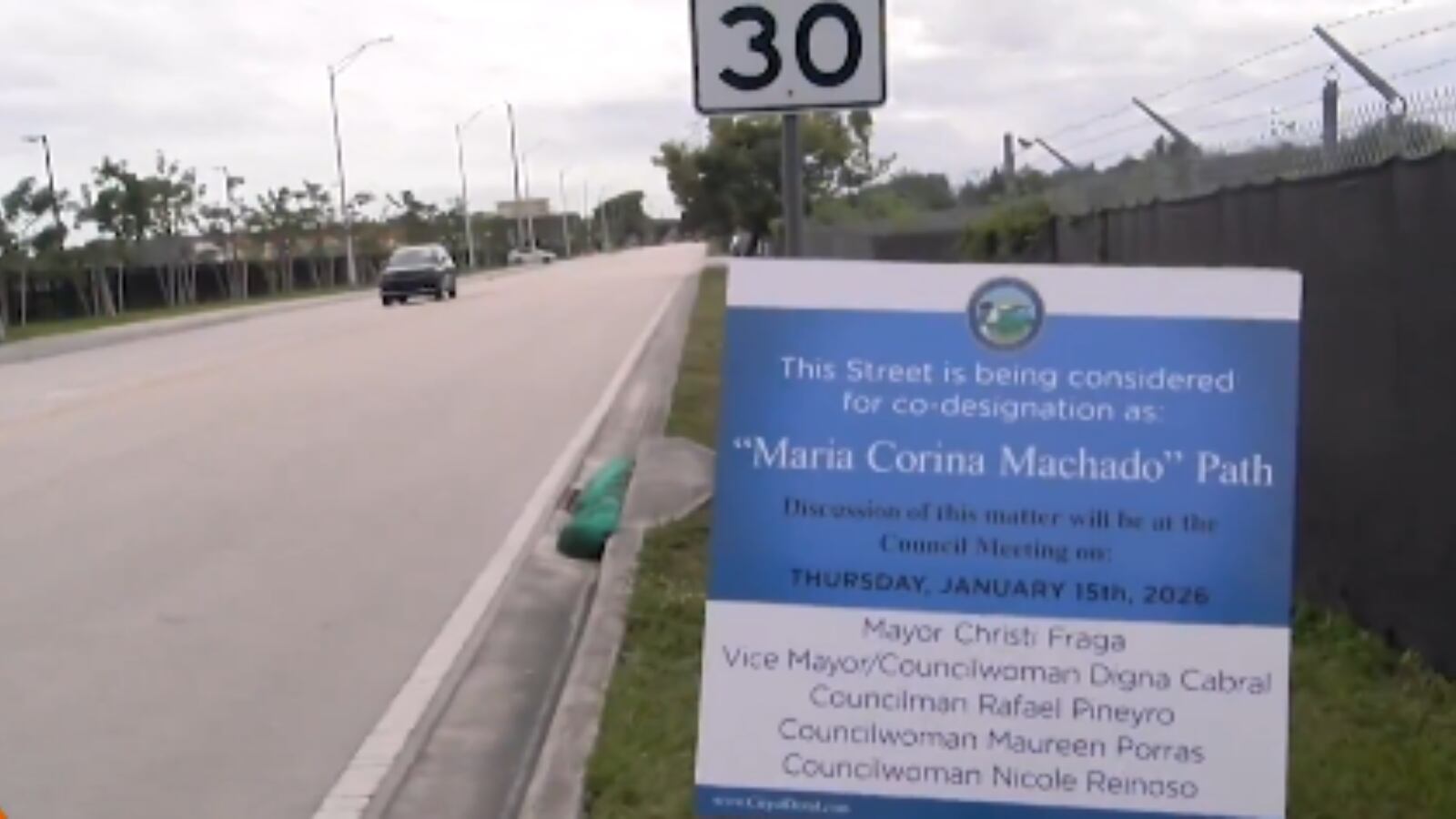 Un tramo de la Northwest 92nd Avenue fue renombrado por la ciudad de Doral, Florida, en honor a María Corina Machado, como gesto de respaldo a su lucha por la democracia en Venezuela.