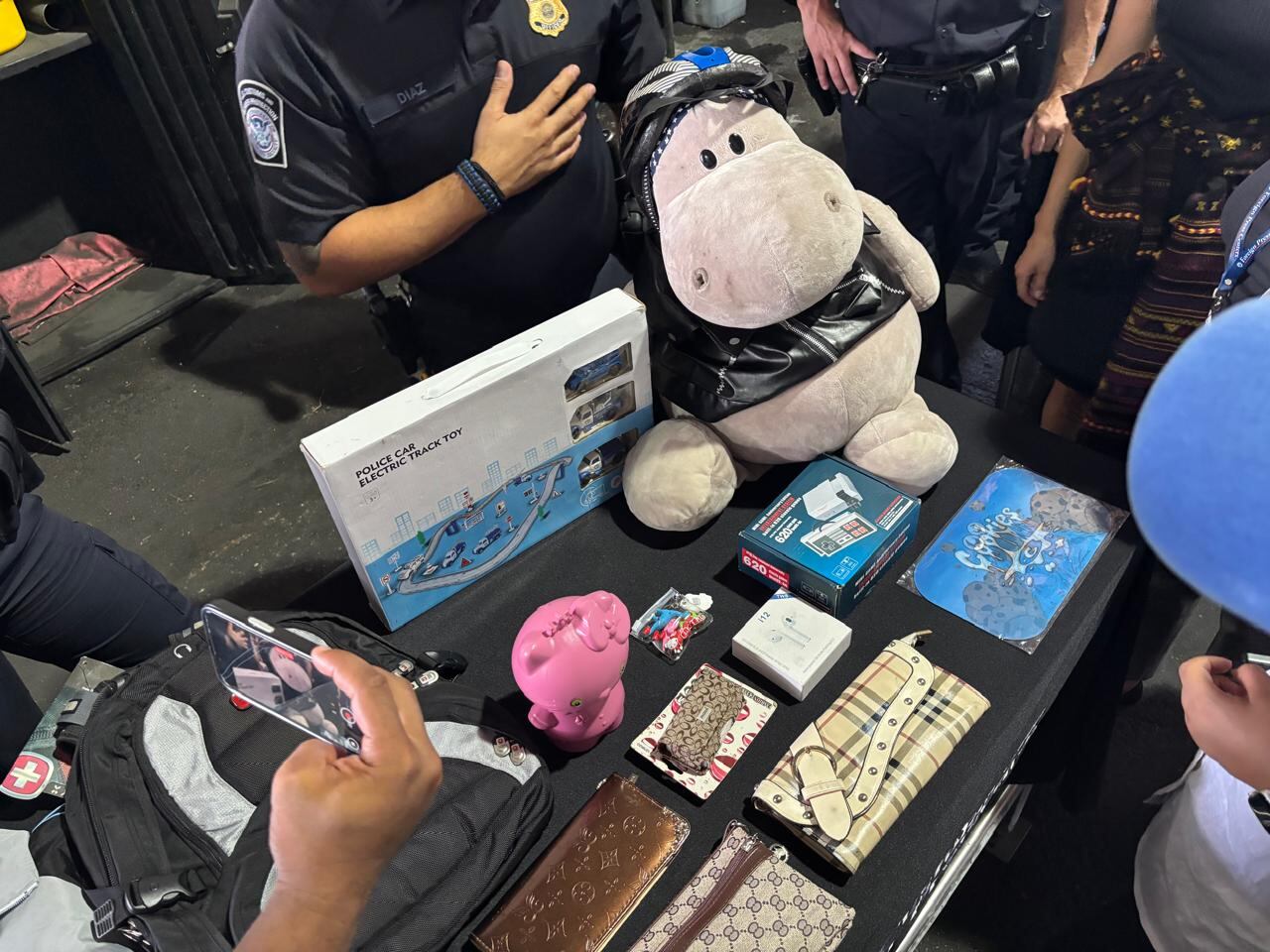 Material de contrabando incautado por las autoridades norteamericanas