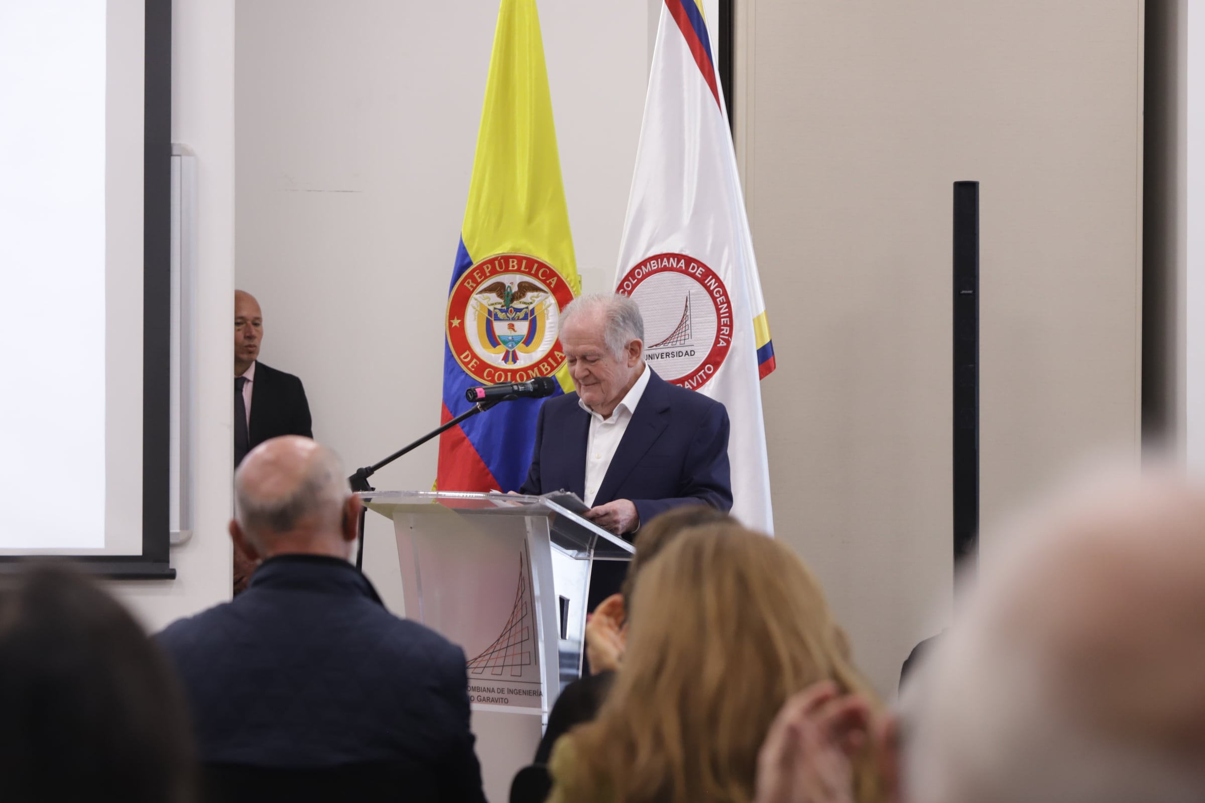 "CÁTEDRA DIALOGOS PARA LA INSPIRACIÓN"
Luis Carlos Sarmiento Angulo