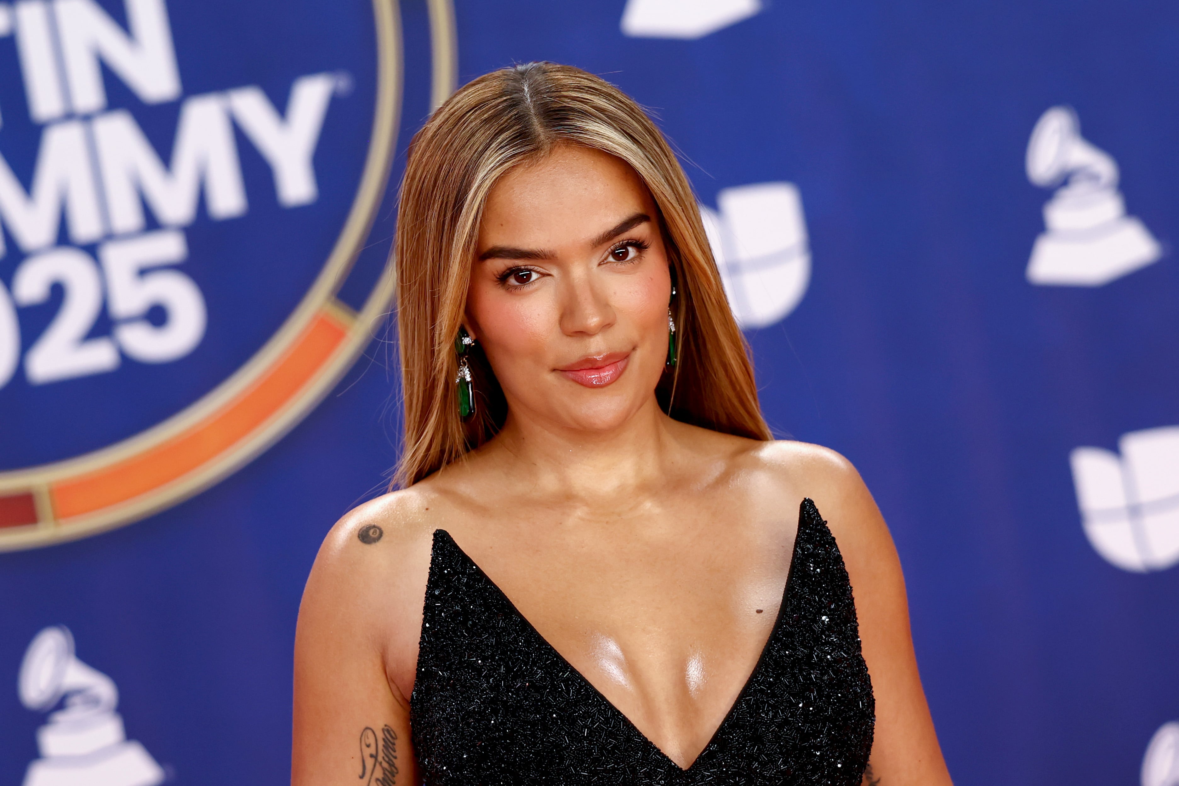 Karol G muestra nuevo cambio de look en sus redes sociales.